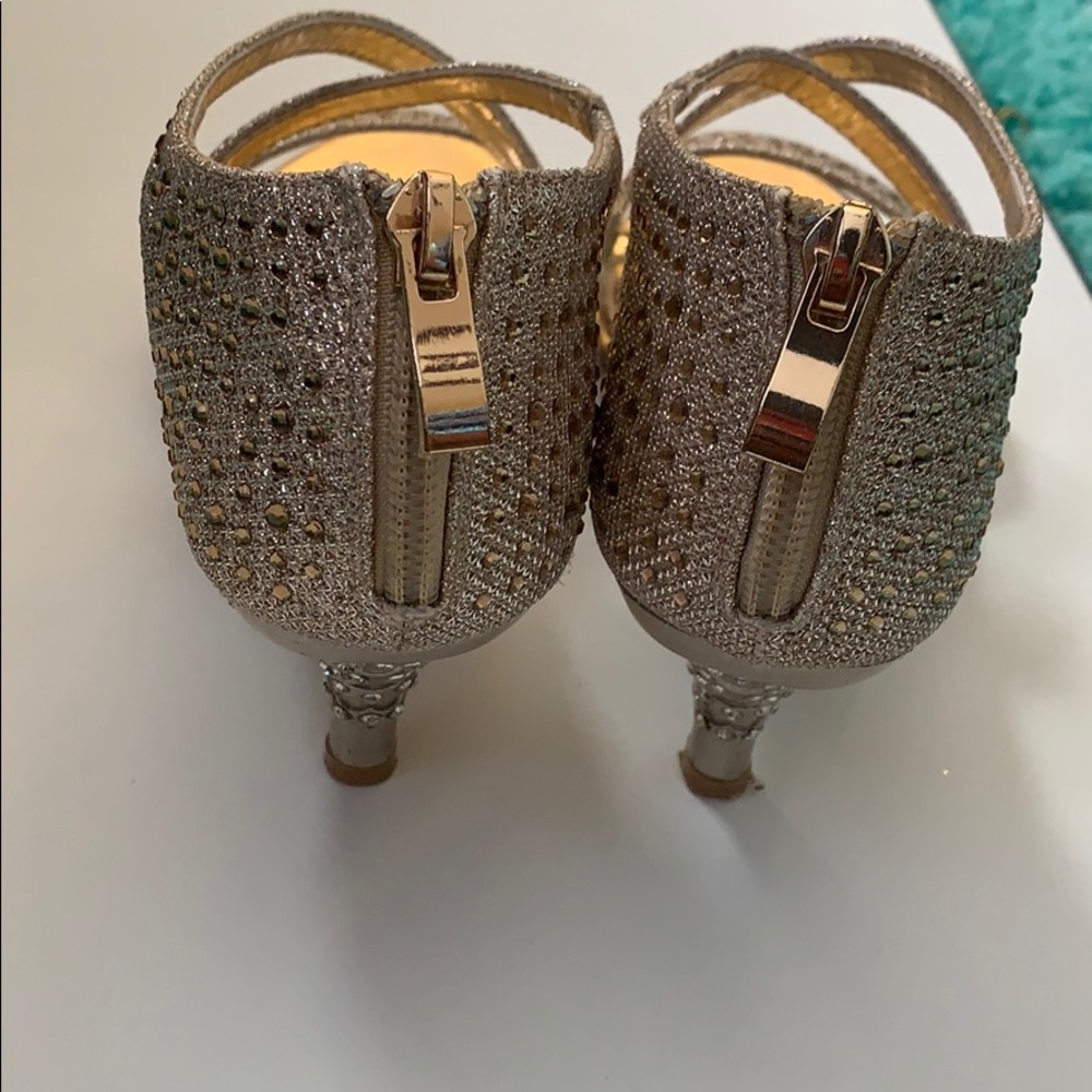 HighHeels - Picture 2 of 3